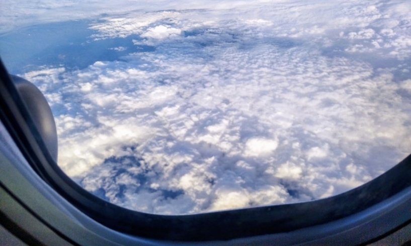 Se guardo il mondo da un oblò